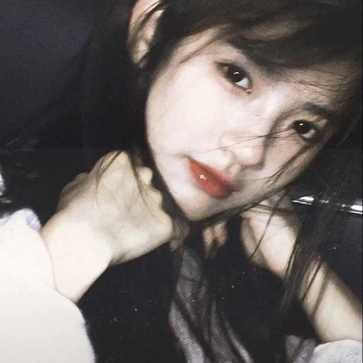 采蘑菇的夫妻